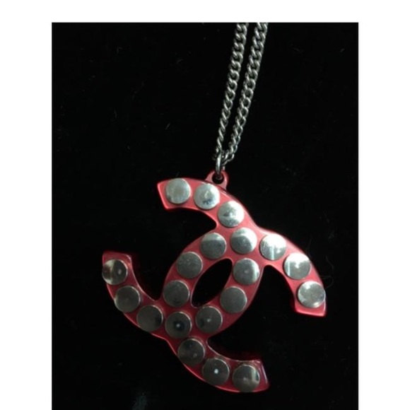 CHANEL Resin Studded CC Logo Pendant Necklace - Picture 2 of 5